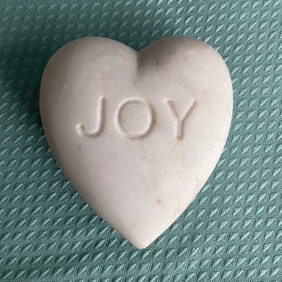 ALABASTER HEART SHAPED STONE. ENGRAVED WITH THE WORD JOY.  3” X 3” - Picture 1 of 3
